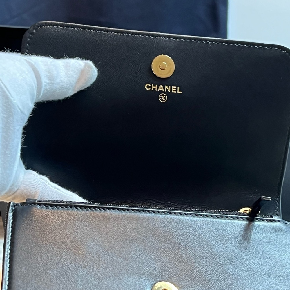 CHANEL Black Caviar Twin Pocket Quilted CAVIAR WOC - Picture 7 of 16